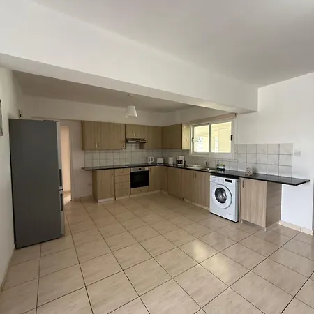 Welcome To 50m From The Beachfront شقة