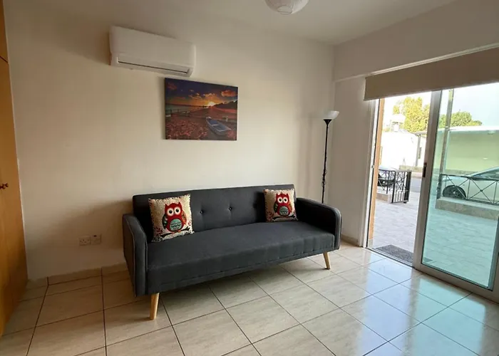 Welcome To 50m From The Beachfront Apartamento Lárnaca