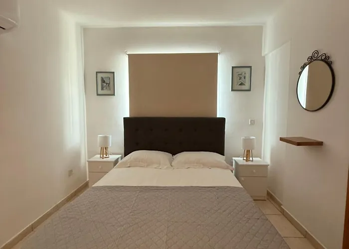 Welcome To 50m From The Beachfront * Lárnaca